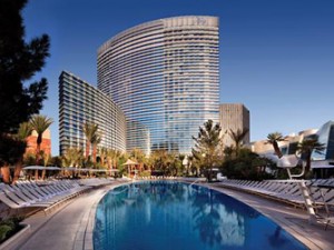 piscina e hotel Aria em Las Vegas